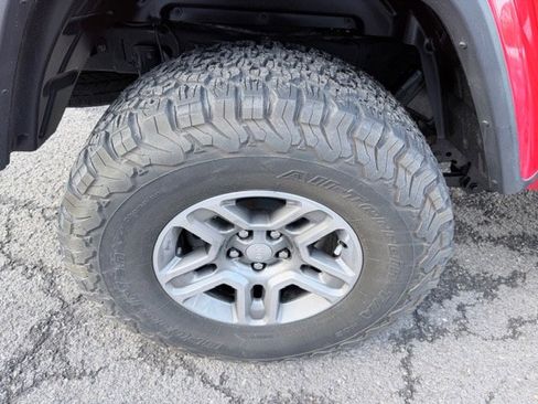 Certified 2020 Jeep Gladiator Sport image 30