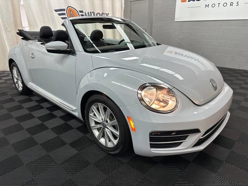 Used 2019 Volkswagen Beetle 2.0T SE FWD image 12