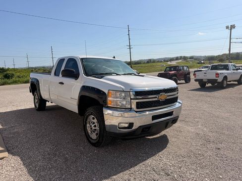 Used 2012 Chevrolet Silverado 2500 LT w/ Interior Plus Package AWD/4WD image 4
