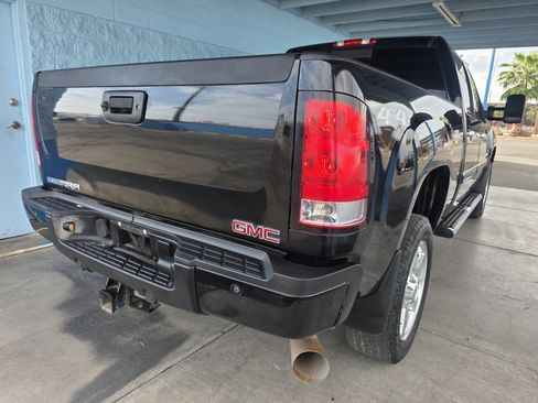 Used 2014 GMC Sierra 2500 Denali AWD/4WD image 3