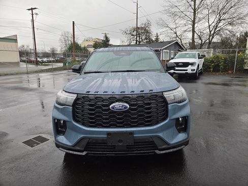 New 2026 Ford Explorer ST-Line w/ ST-Line Street Pack image 2