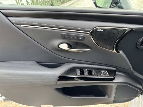 Used 2022 Lexus ES 350 Ultra Luxury image 8