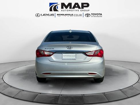 Used 2012 Hyundai Sonata GLS FWD image 4