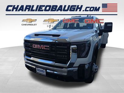 New 2026 GMC Sierra 3500 Pro w/ Convenience Package