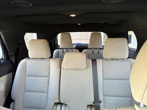 Used 2012 Ford Explorer XLT image 38