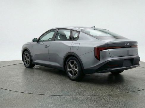 Used 2025 Kia K4 LXS image 6