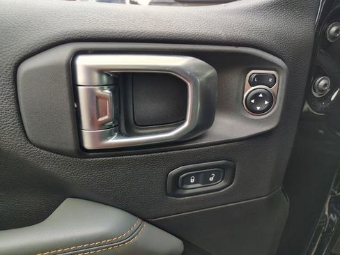 New 2026 Jeep Gladiator Mojave image 13