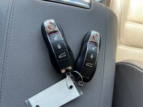 Used 2011 Porsche Cayenne S AWD/4WD image 35