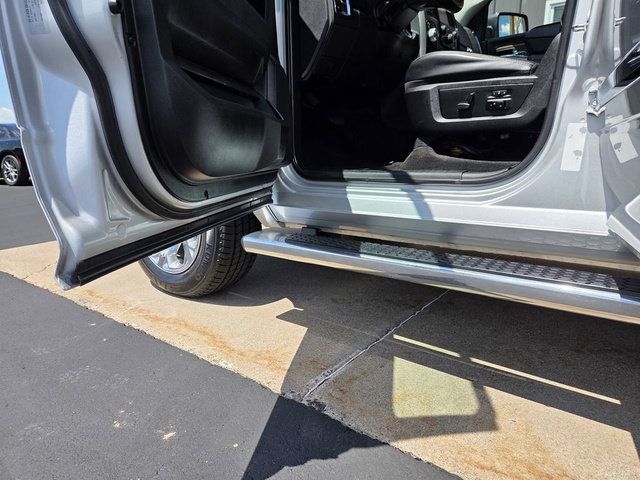 Used 2017 RAM 1500 Laramie w/ Convenience Group AWD/4WD image 17