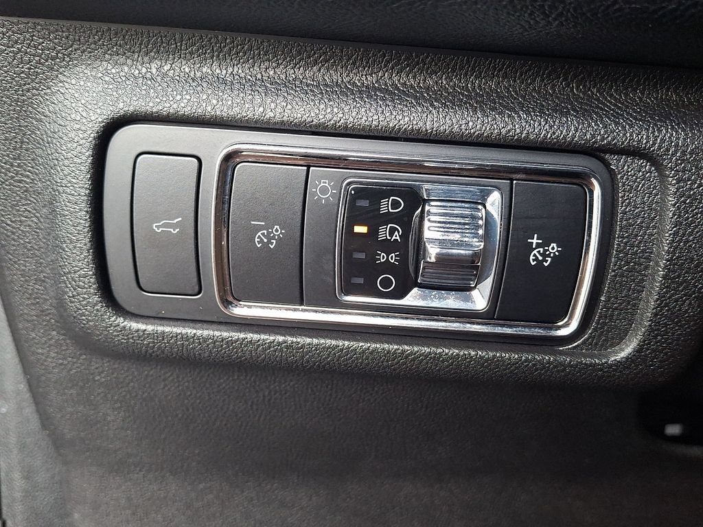 Certified 2024 Lincoln Corsair AWD image 24
