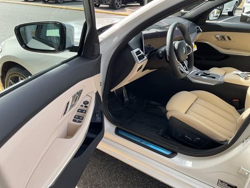 Used 2026 BMW 330i Sedan w/ M Sport Package RWD image 31