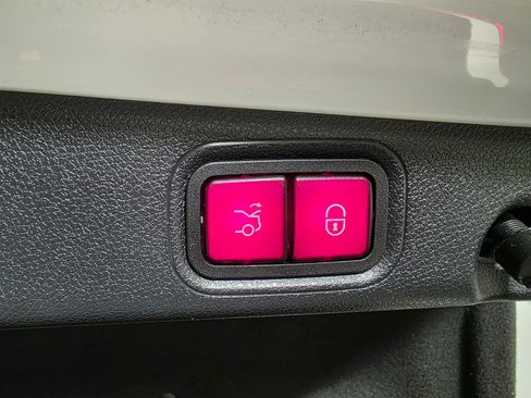 Used 2021 Mercedes-Benz E 350 Sedan image 20