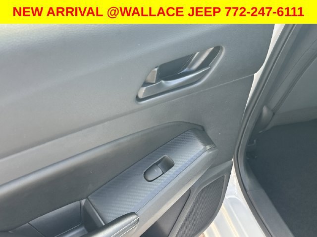 Used 2025 Nissan Altima 2.5 SV FWD image 13
