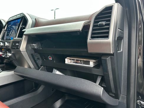 Used 2022 Ford F250 Platinum w/ FX4 Off-Road Package image 40
