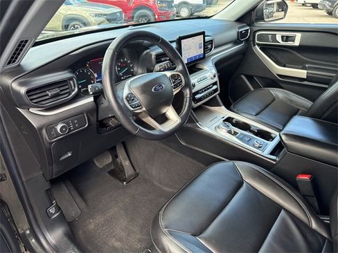 Used 2022 Ford Explorer XLT w/ Equipment Group 202A image 19