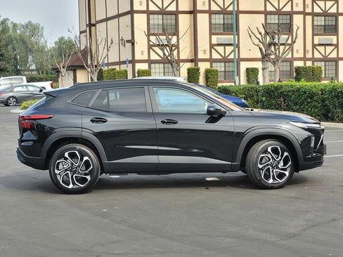 New 2026 Chevrolet Trax RS w/ Driver Confidence Package image 3