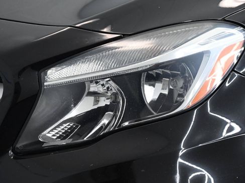 Used 2016 Mercedes-Benz GLA 250 4MATIC image 8