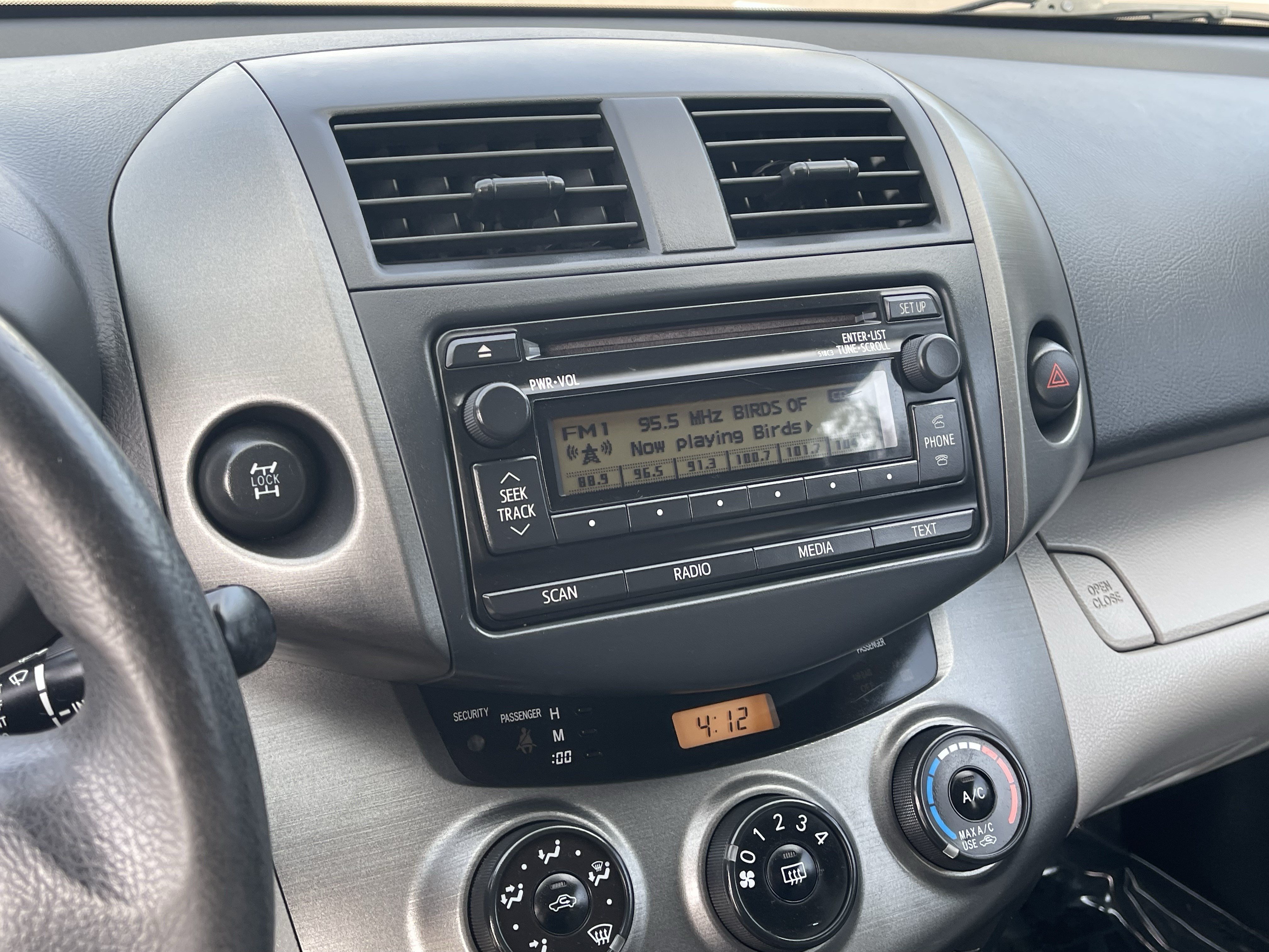 Used 2012 Toyota RAV4 4WD w/ Value Pkg image 21