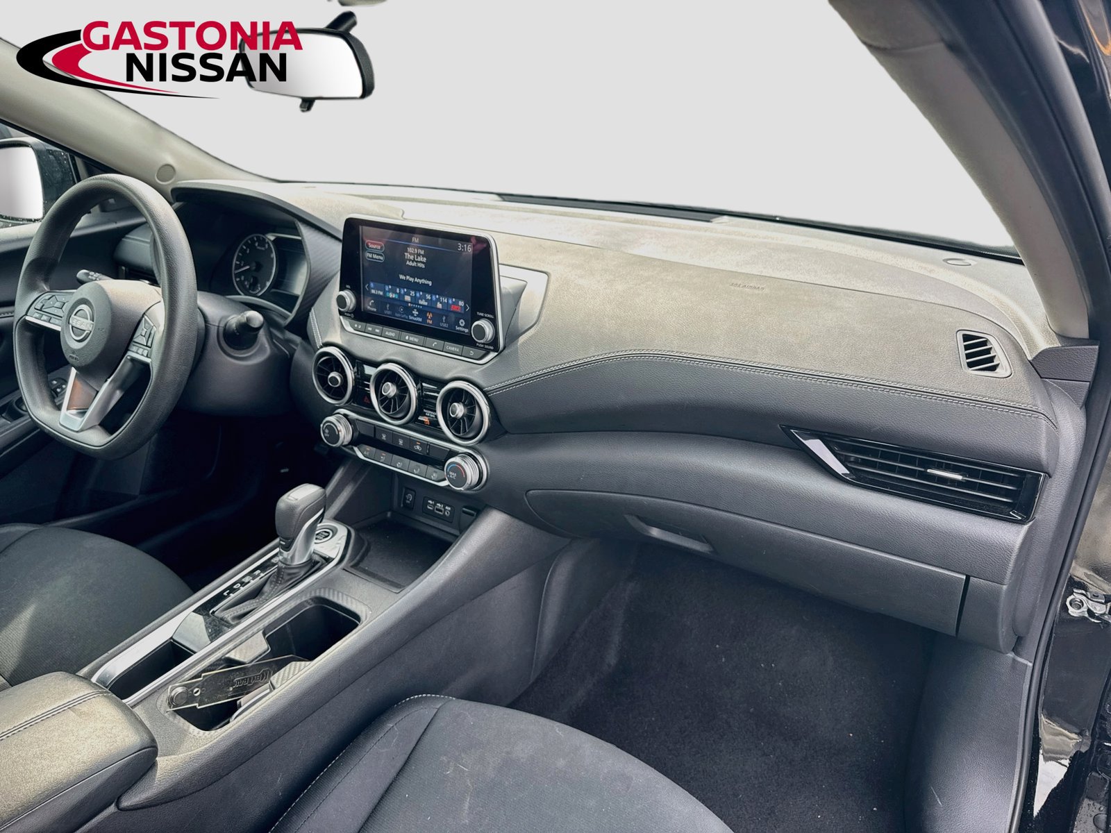 Used 2024 Nissan Sentra SV FWD image 36