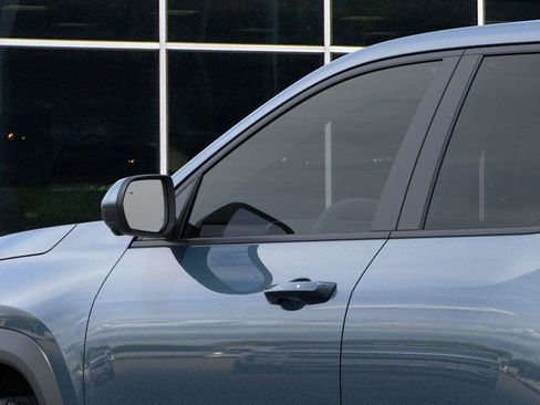 New 2026 Chevrolet Equinox LT w/ Safety and Technology Package FWD image 12