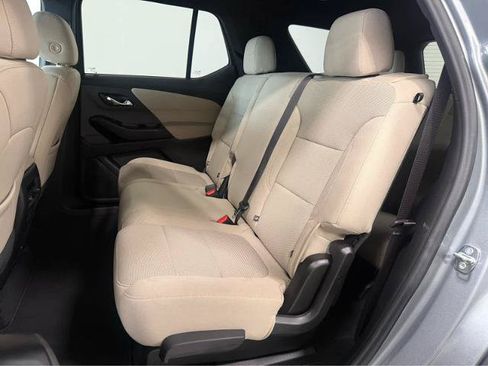 Used 2023 Chevrolet Traverse LS AWD/4WD image 14