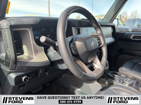 Used 2025 Ford Bronco Outer Banks image 18