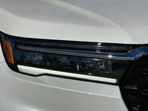 New 2025 Honda Pilot Touring image 33