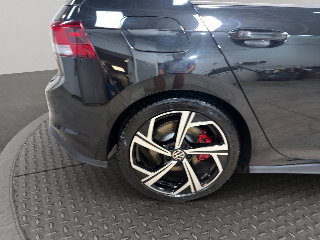 Used 2024 Volkswagen GTI SE FWD image 24