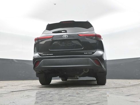Used 2021 Toyota Highlander XLE AWD/4WD image 50