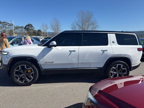 Used 2023 Rivian R1S Adventure image 2