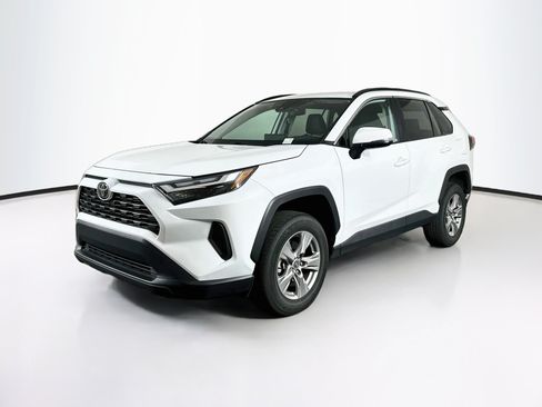 Used 2024 Toyota RAV4 XLE FWD image 3
