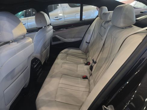 Used 2019 BMW 540i w/ Premium Package image 13