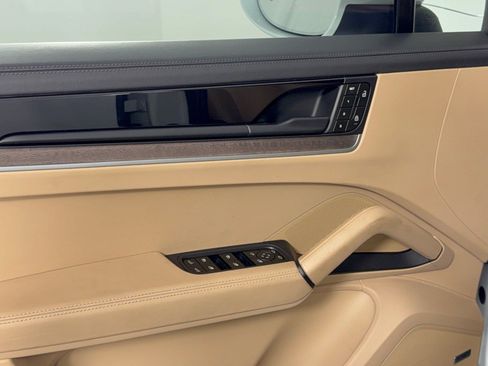 Certified 2024 Porsche Cayenne AWD/4WD image 15