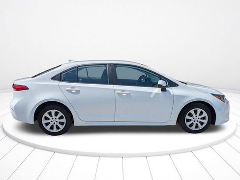 Used 2023 Toyota Corolla LE FWD image 3