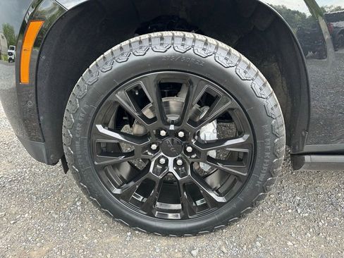 Used 2025 GMC Yukon Denali w/ Sun & Power Step Package AWD/4WD image 14