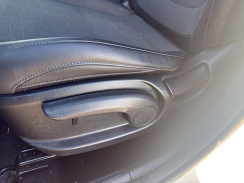 Used 2023 Kia Seltos S w/ Navigation Package image 11