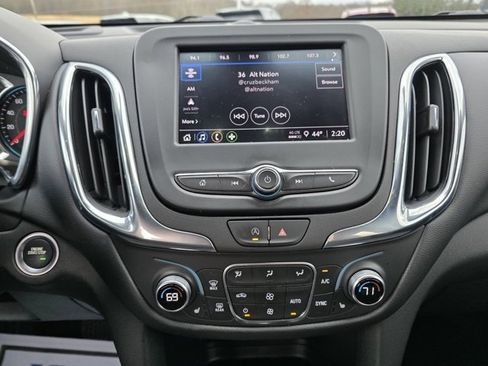 Used 2023 Chevrolet Equinox LT image 28