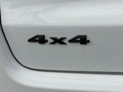 New 2026 Jeep Compass Latitude image 13