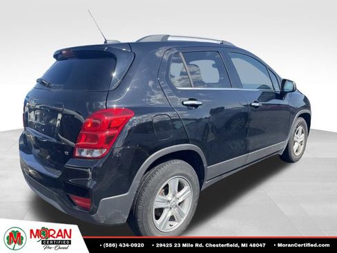 Used 2019 Chevrolet Trax LT w/ LT Convenience Package FWD image 4