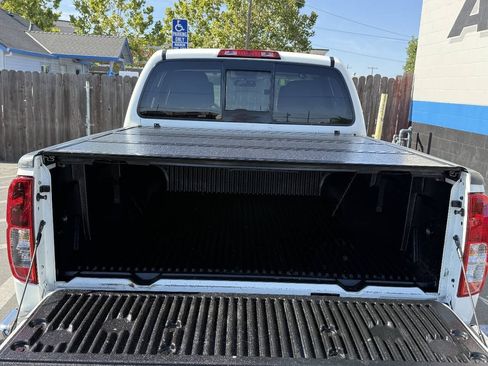 Used 2017 Nissan Frontier SV RWD image 14