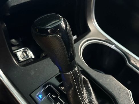 Used 2015 Toyota Camry LE image 25