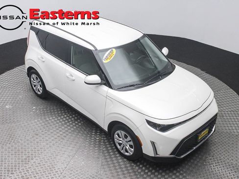Used 2023 Kia Soul LX FWD image 3