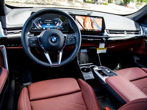 New 2026 BMW X1 xDrive28i w/ Technology Package AWD/4WD image 10