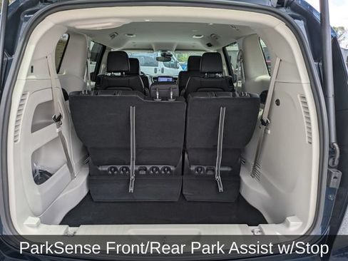Used 2024 Chrysler Pacifica Touring-L AWD/4WD image 17