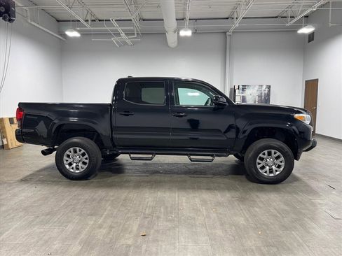 Used 2019 Toyota Tacoma SR w/ SR Convenience Package image 3