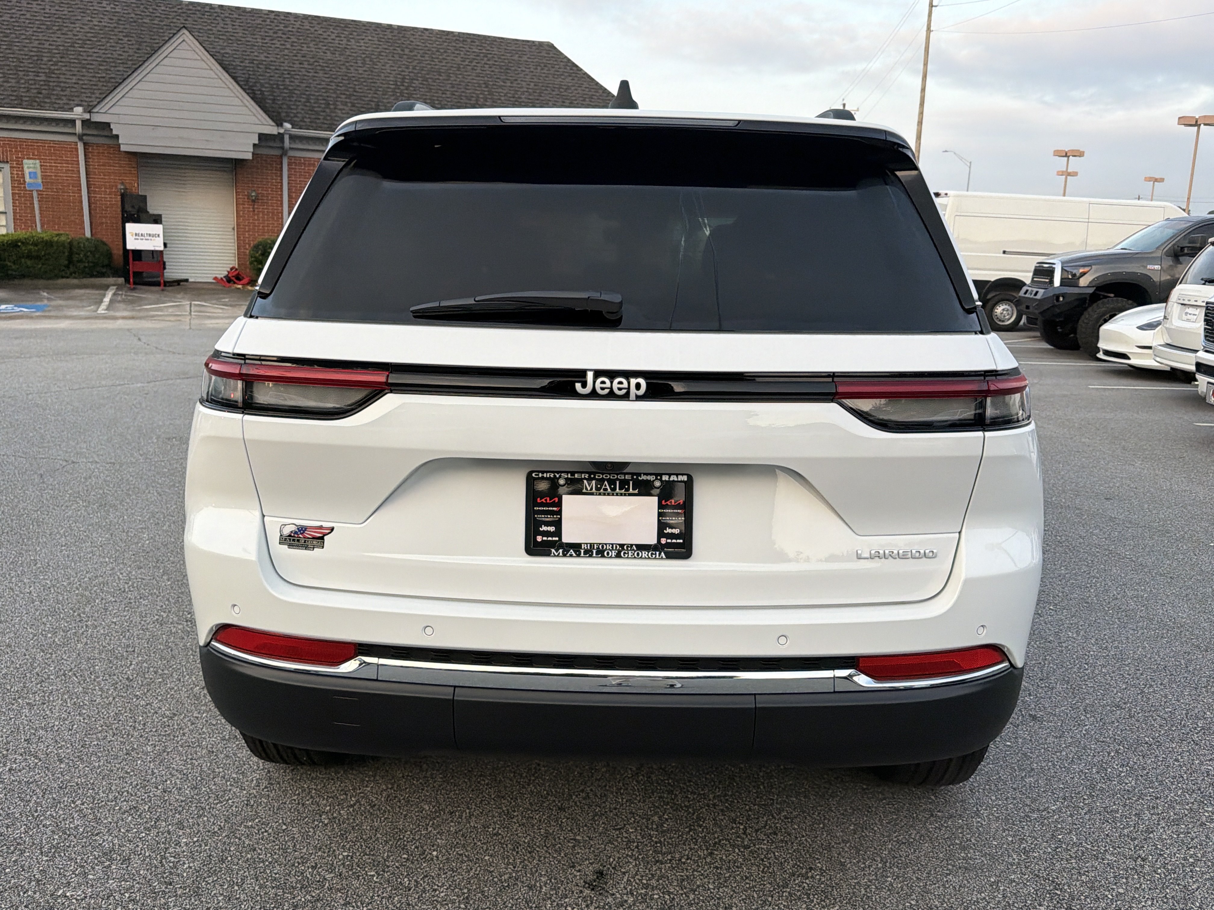 New 2027 Jeep Grand Cherokee Laredo X RWD image 6