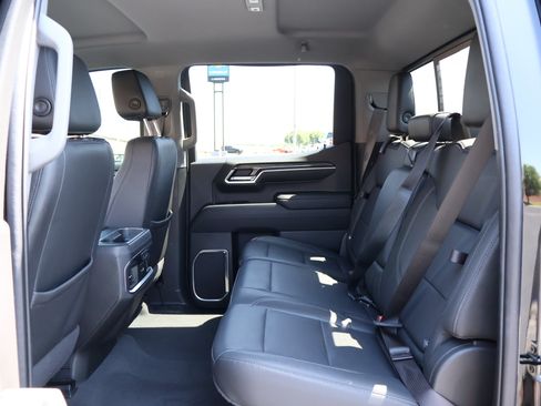 Used 2022 Chevrolet Silverado 1500 LTZ AWD/4WD image 22
