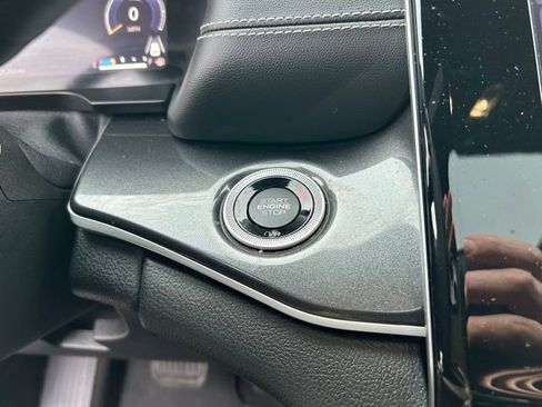 Used 2023 Jeep Grand Cherokee Altitude image 28