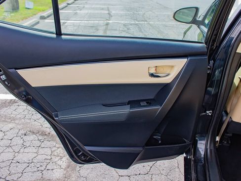 Used 2017 Toyota Corolla LE w/ LE Premium Package w/Moonroof FWD image 15