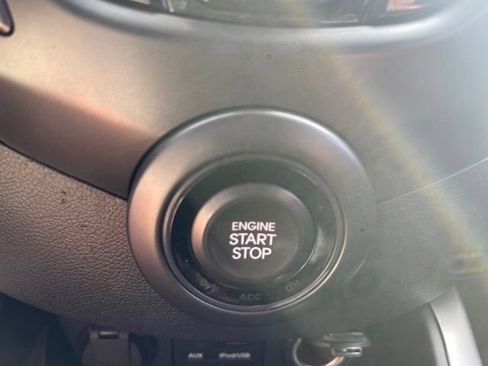 Used 2013 Hyundai Veloster Turbo FWD image 16